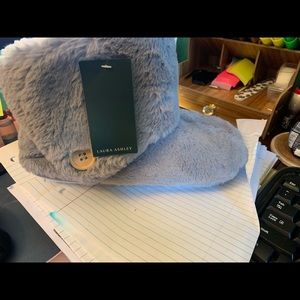 BNWT Laura Ashley size L women’s slippers